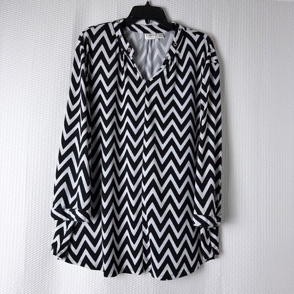Cato Tops - Cato Blouse Women 22/24W Black White Chevron Grommet V-Neck Tunic Long Sleeve
